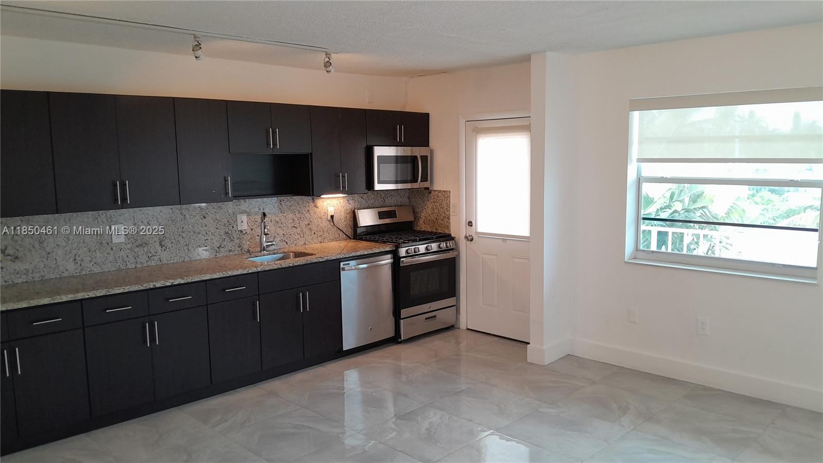 525 Meridian Ave 405