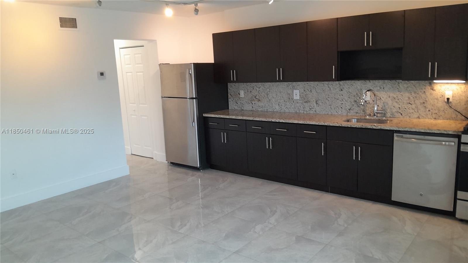 525 Meridian Ave 405