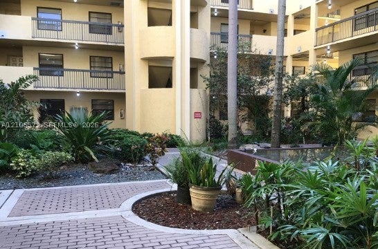 6575 W Oakland Park Blvd 208