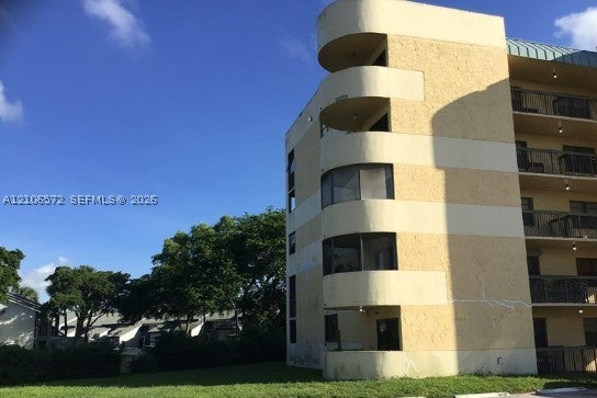 6575 W Oakland Park Blvd 208