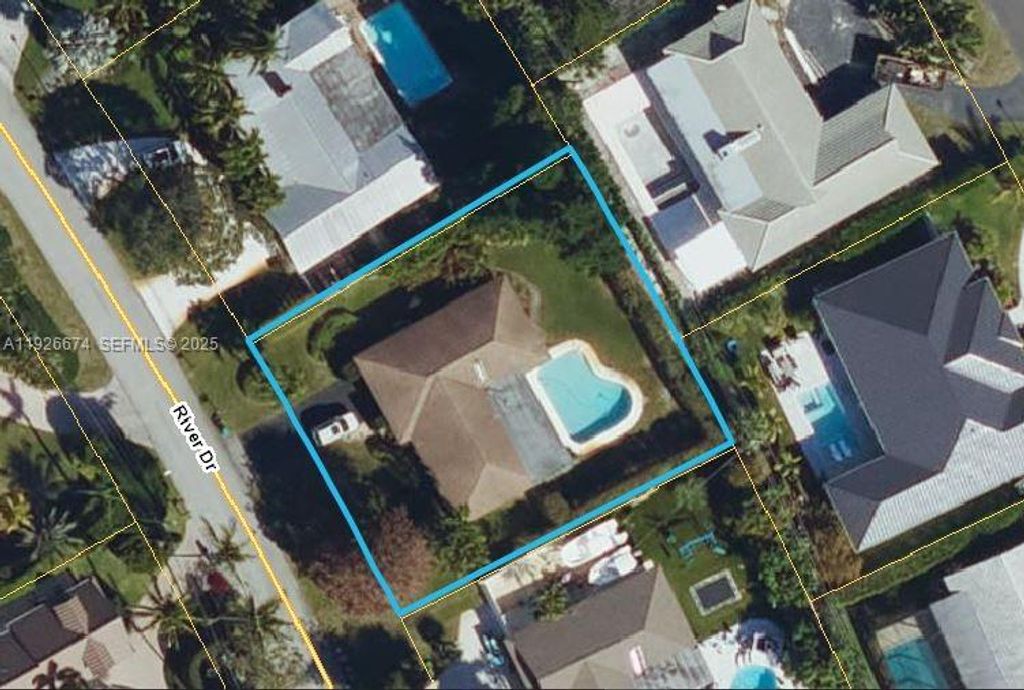 Photo of 220 River Dr, Tequesta, FL 33469 (MLS # A11926674)