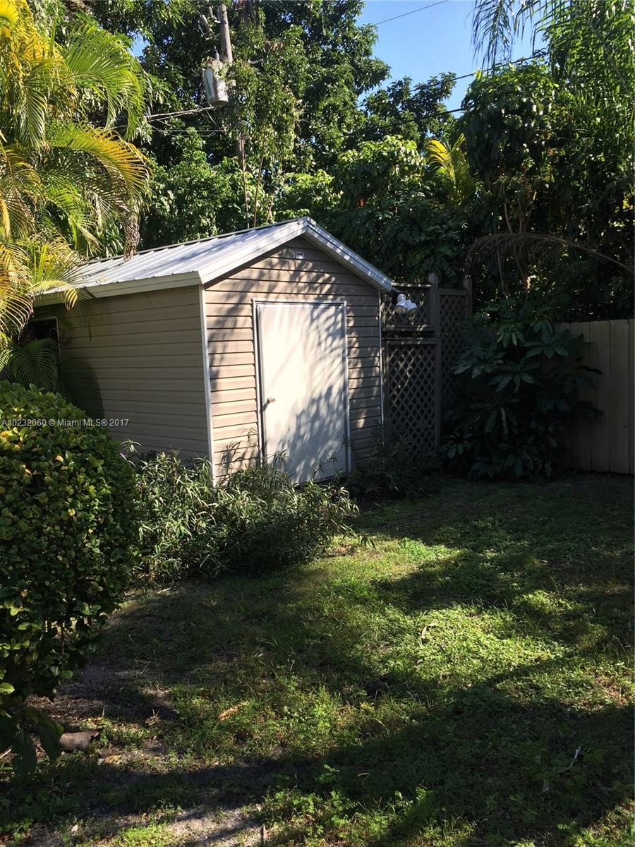 W T HARDEES SUB - Residential Lease