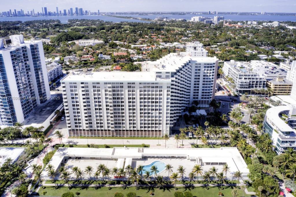 Property for Sale at 2899 Collins Ave 1203, Miami Beach, Miami-Dade County, Florida - Bedrooms: 1 
Bathrooms: 2  - $529,000