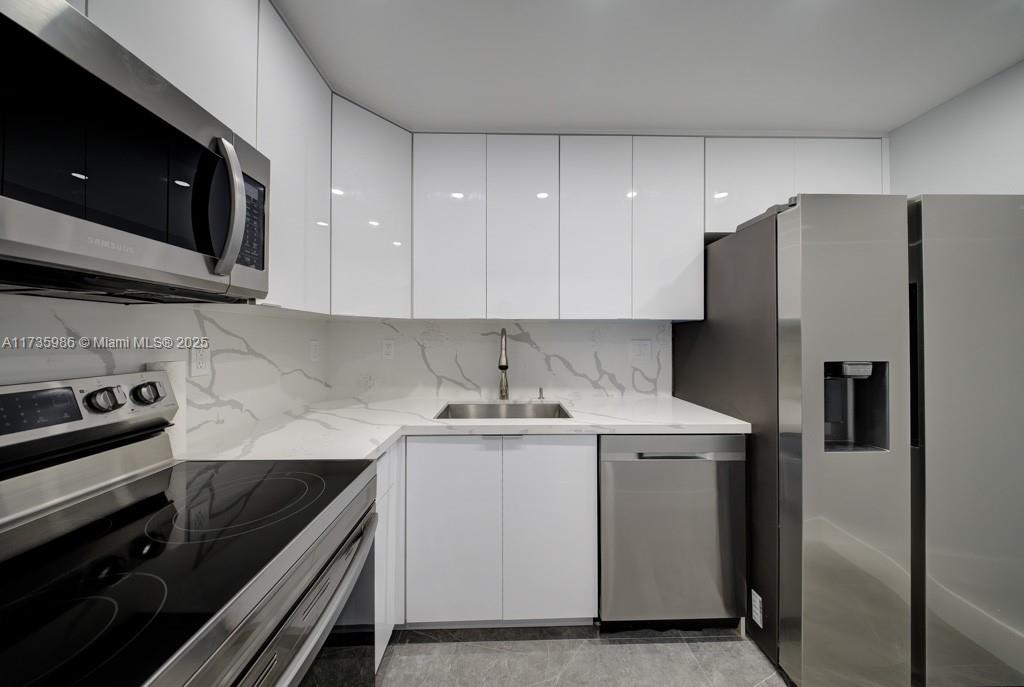 TRITON TOWER CONDO - Residential