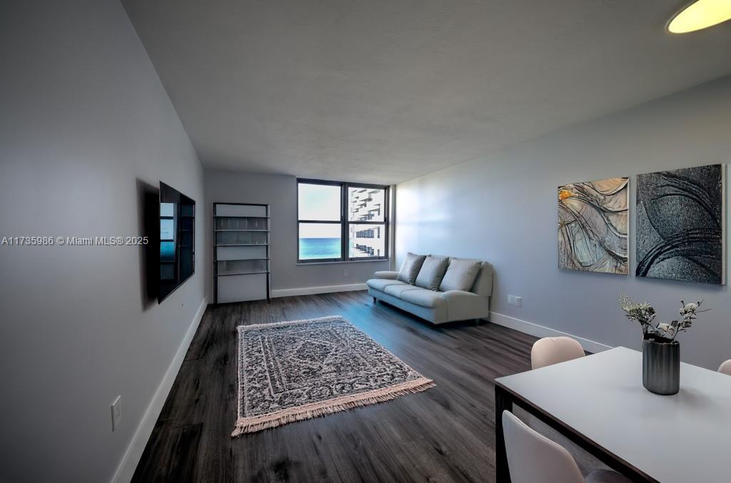 2899 Collins Ave 1203