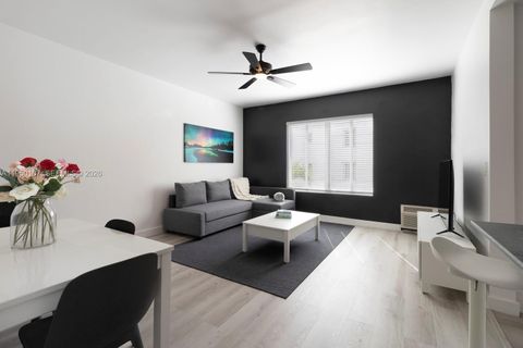 Photo of Miami Beach, FL 33140 (MLS # A11950107)