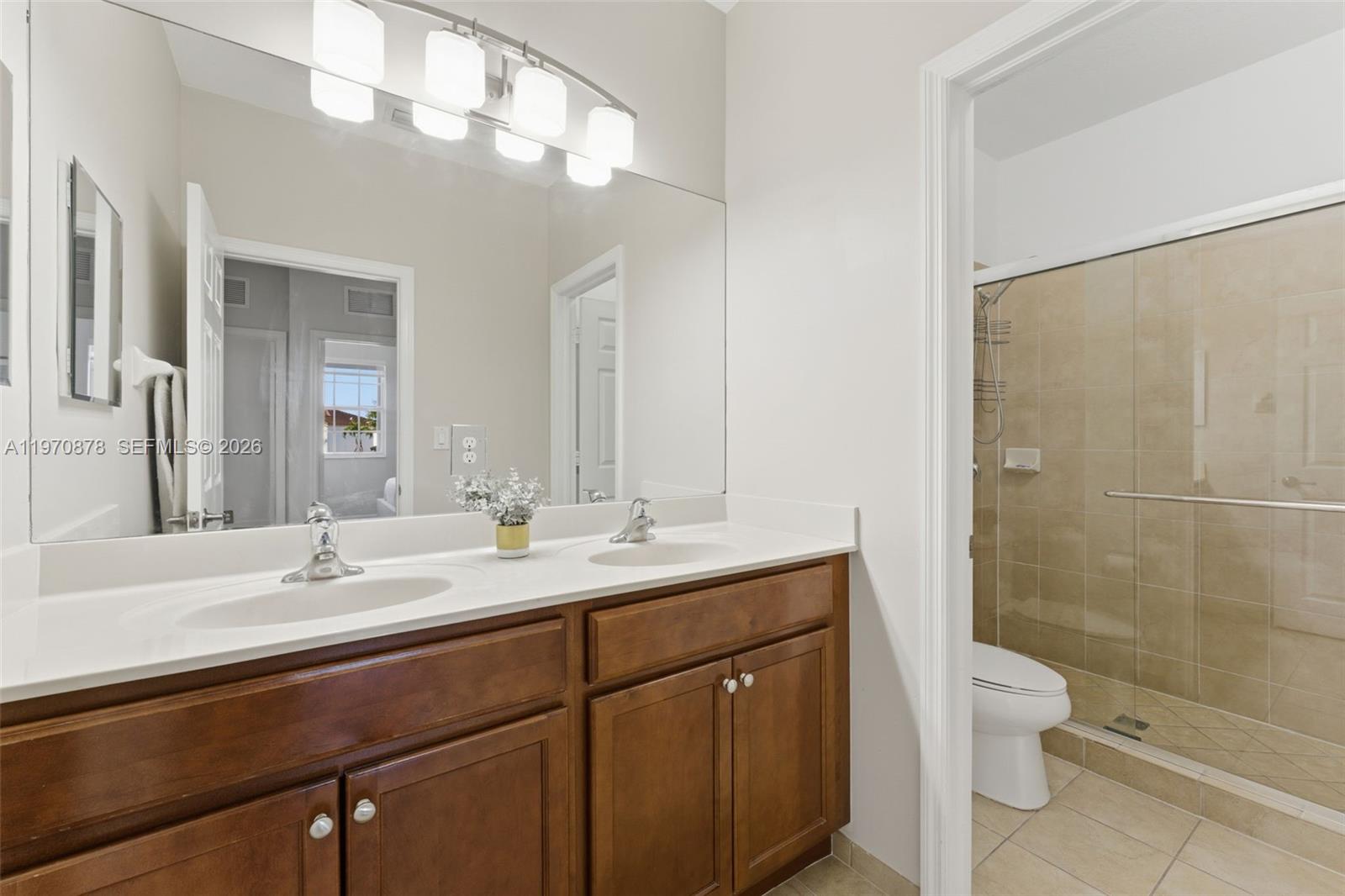 KENDALL COMMONS RESIDENTI - Residential