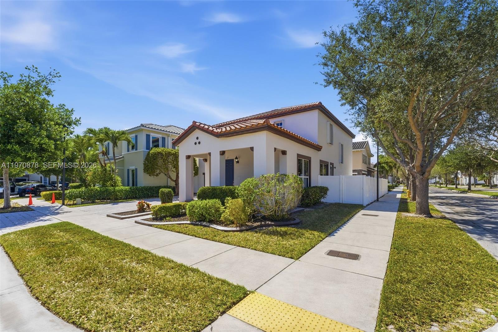 KENDALL COMMONS RESIDENTI - Residential