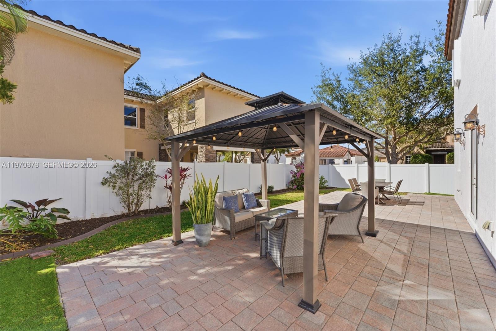 KENDALL COMMONS RESIDENTI - Residential