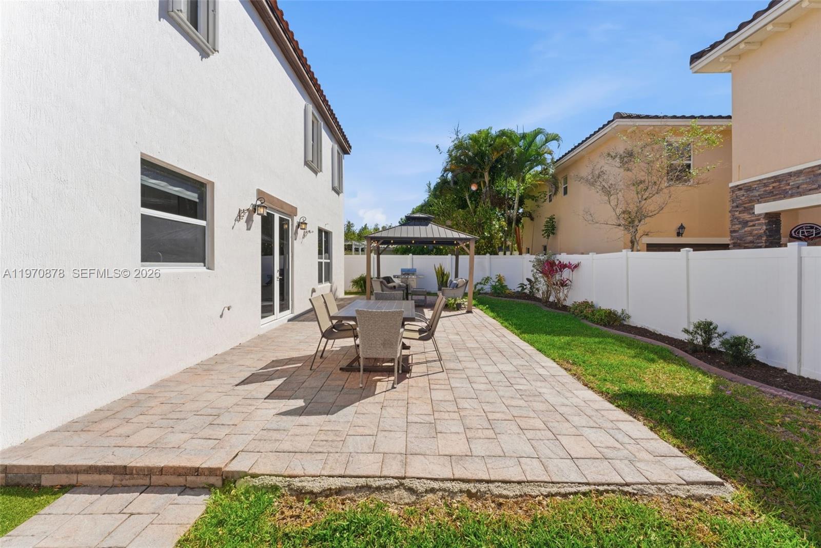 KENDALL COMMONS RESIDENTI - Residential