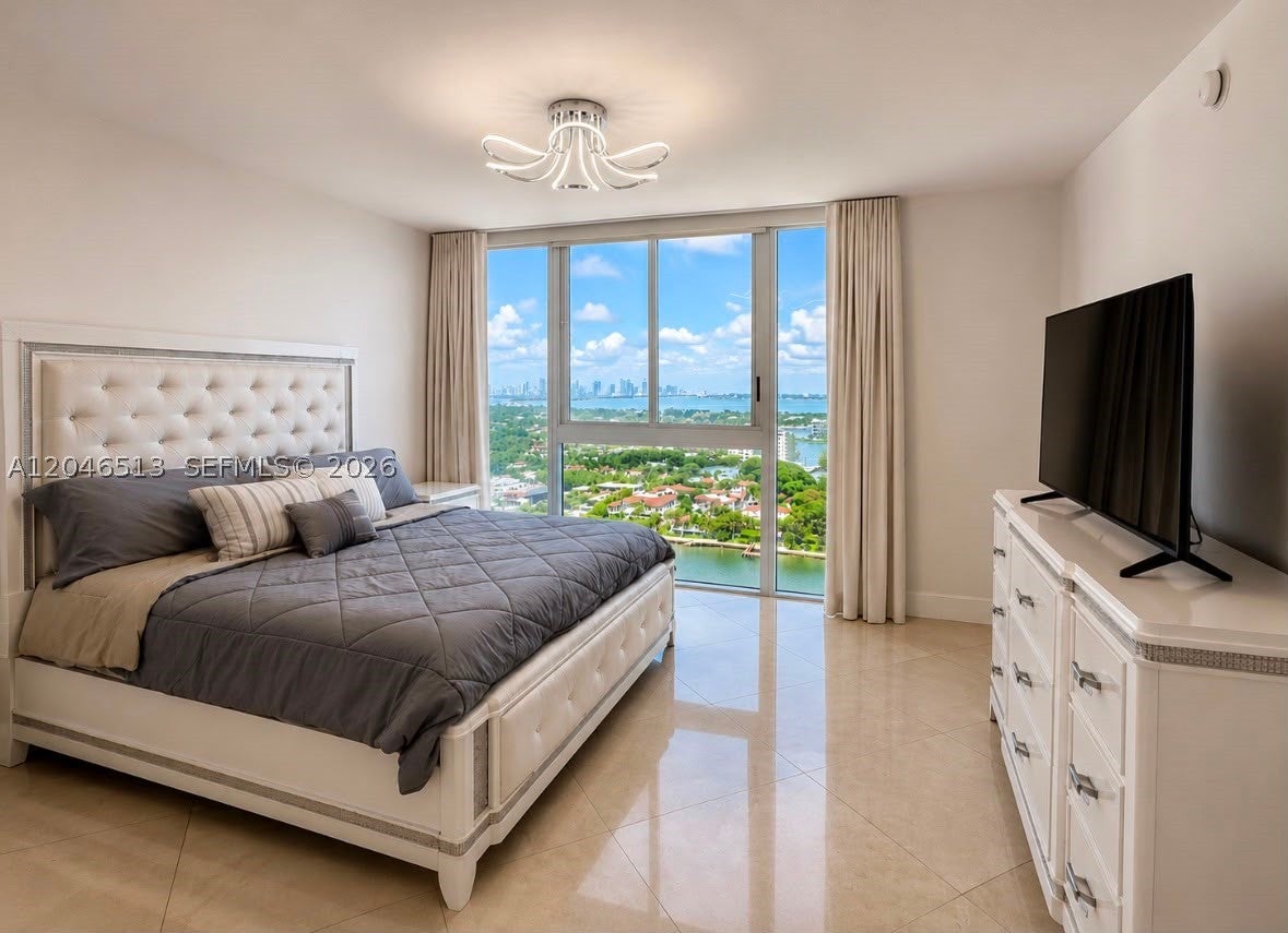 4775 Collins Ave 2407