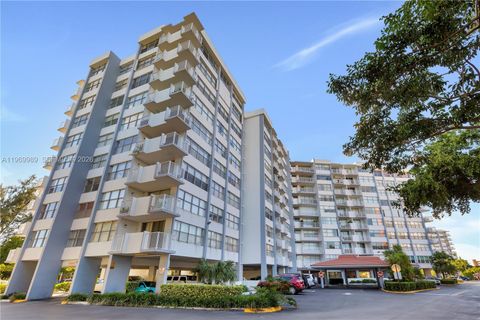 1300 NE Miami Gardens Dr 819E Miami FL 33179