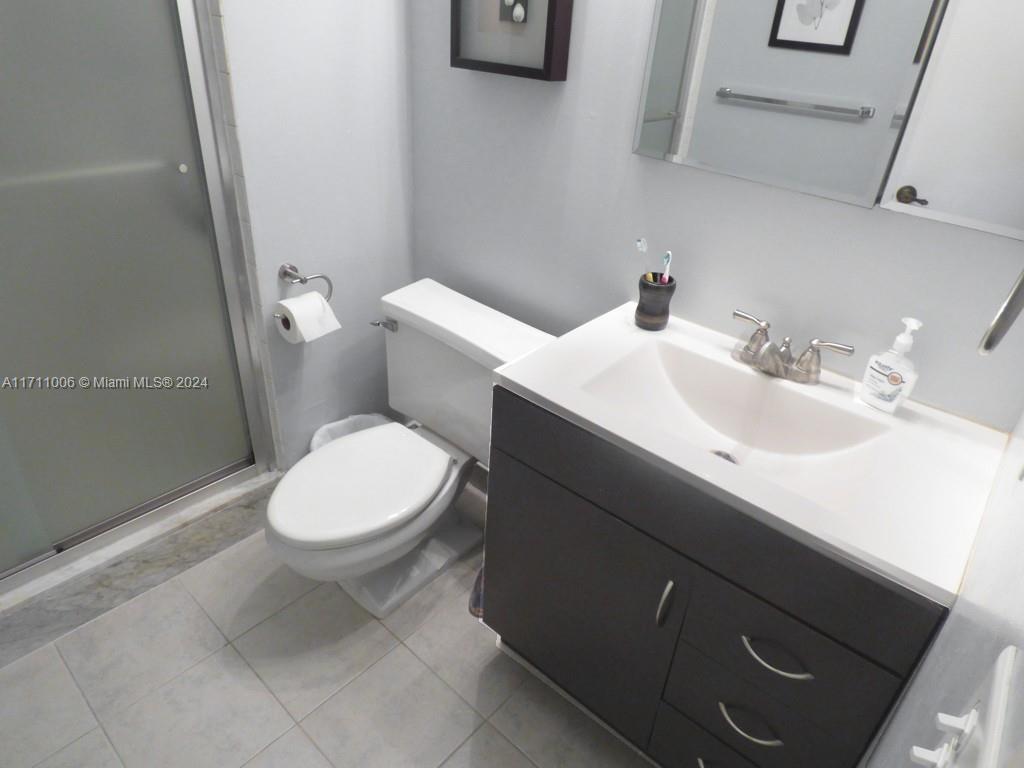 HOLLYBROOK GOLF AND - Residential