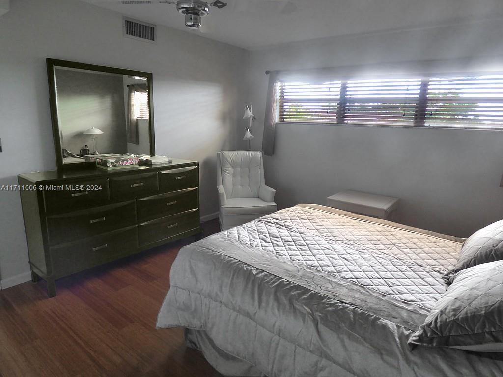 HOLLYBROOK GOLF AND - Residential