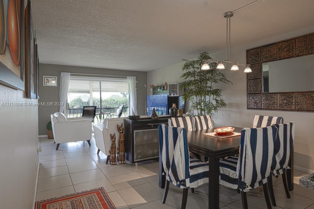 HOLLYBROOK GOLF AND - Residential
