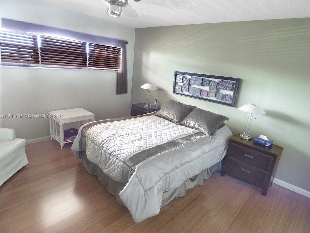 HOLLYBROOK GOLF AND - Residential