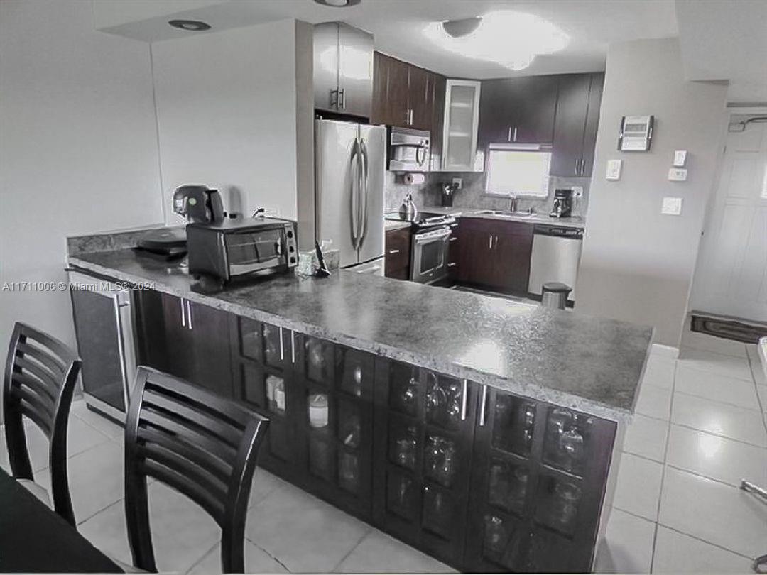 HOLLYBROOK GOLF AND - Residential