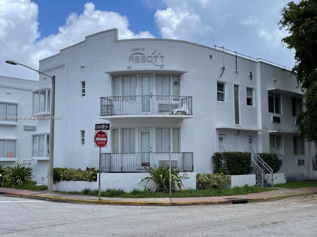 Rental Property at 320 80th St 6, Miami Beach, Miami-Dade County, Florida - Bedrooms: 1 
Bathrooms: 1  - $2,100 MO.