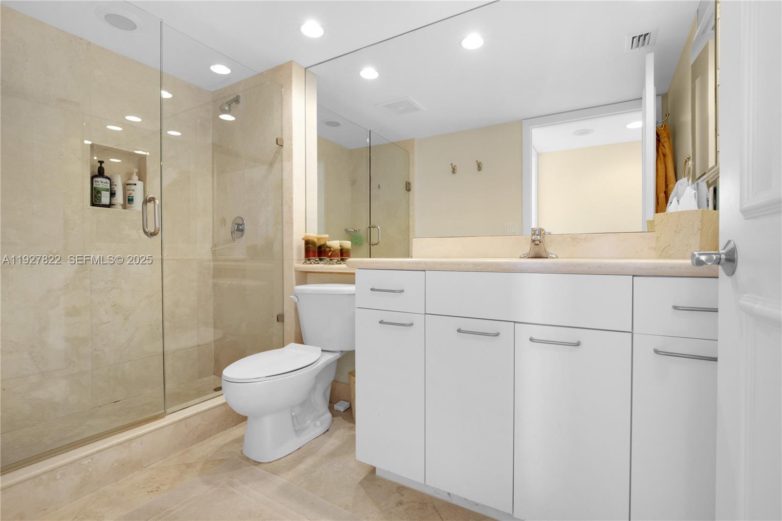 SOUTH TOWER AT THE POINT - Residential Lease