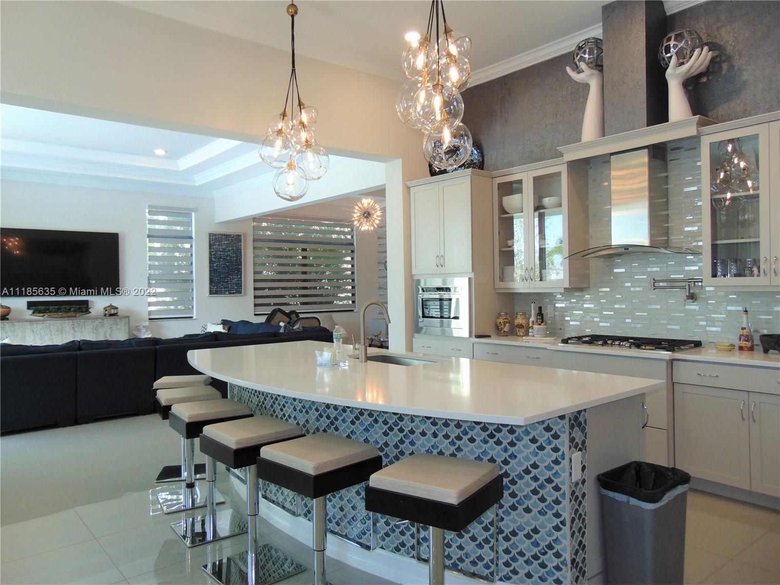 PALM MEADOWS ESTATES - Residential