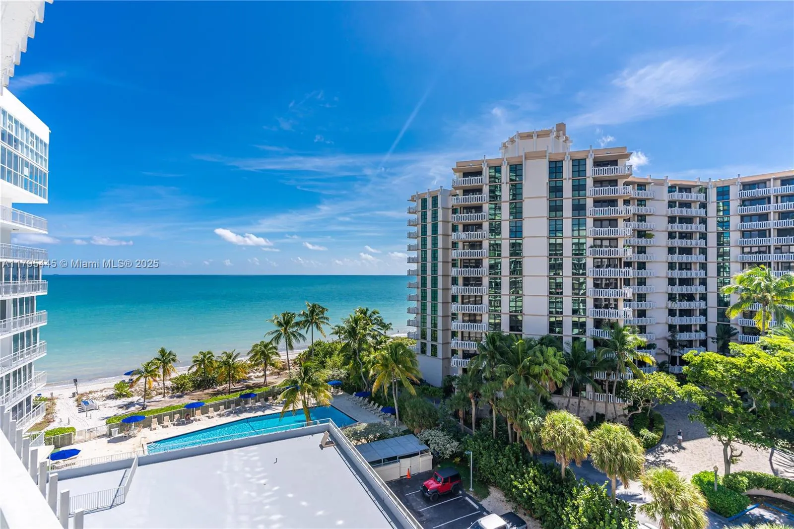 Key Biscayne, Florida 33149, United States, 3 Bedrooms Bedrooms, ,3 BathroomsBathrooms,Residential,Pending,121647