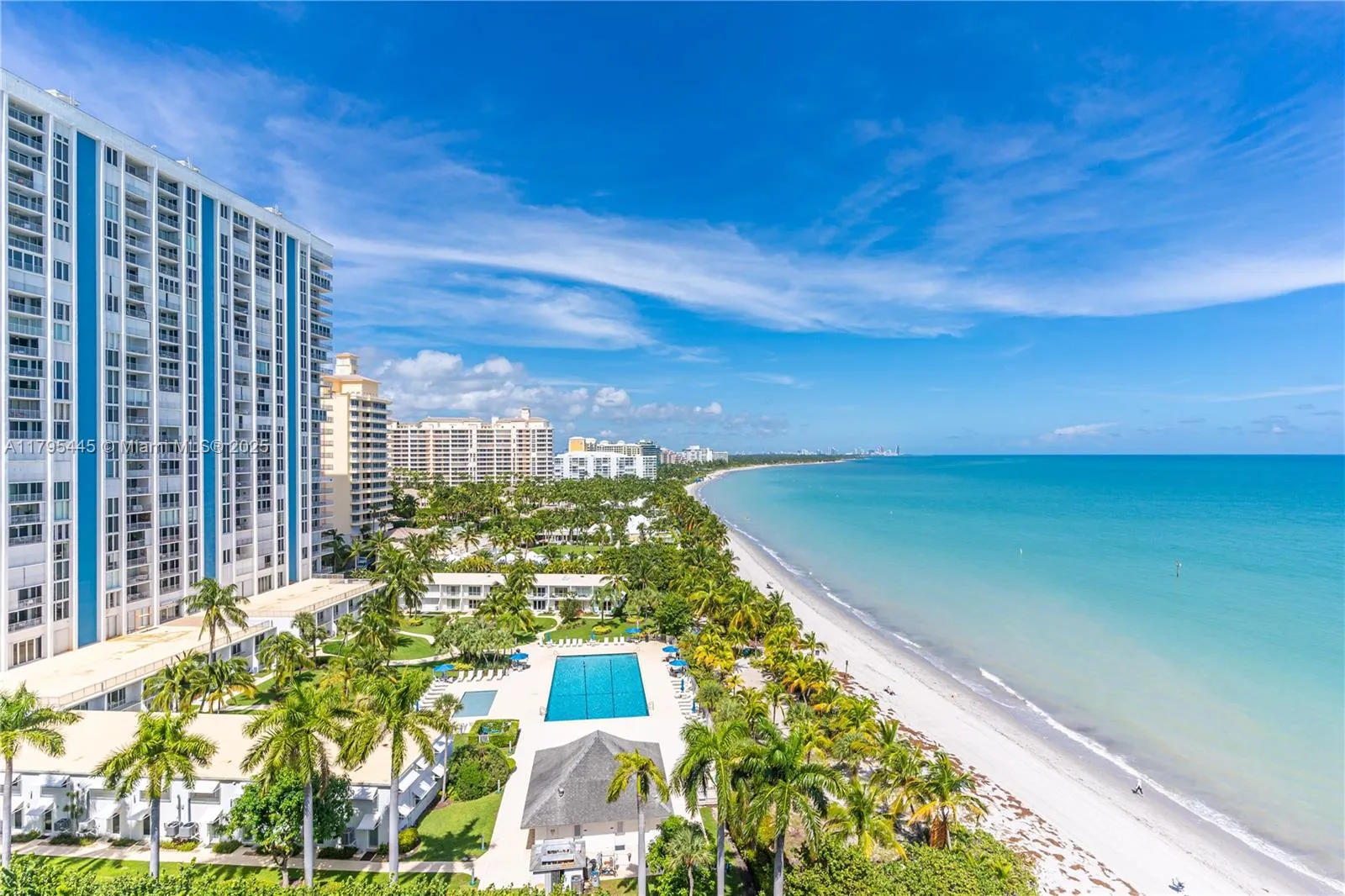 Key Biscayne, Florida 33149, United States, 3 Bedrooms Bedrooms, ,3 BathroomsBathrooms,Residential,Pending,121647