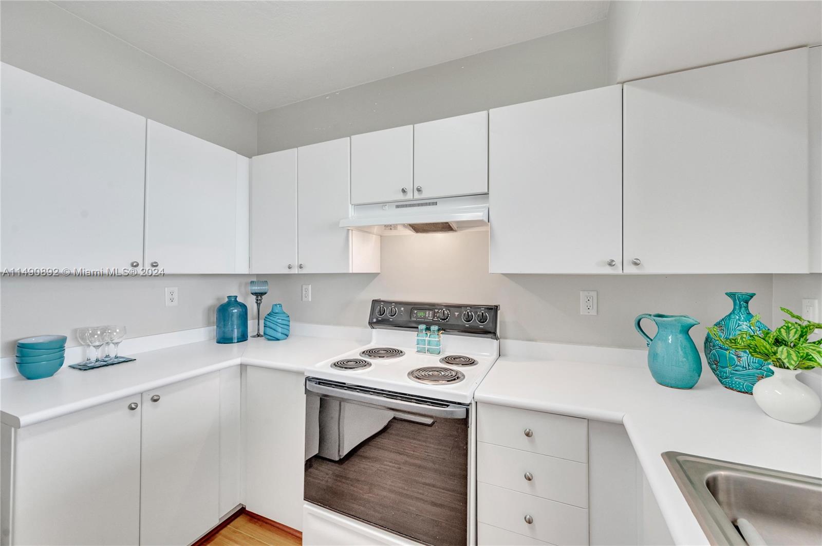 TIDES AT BRIDGESIDE SQUAR - Residential