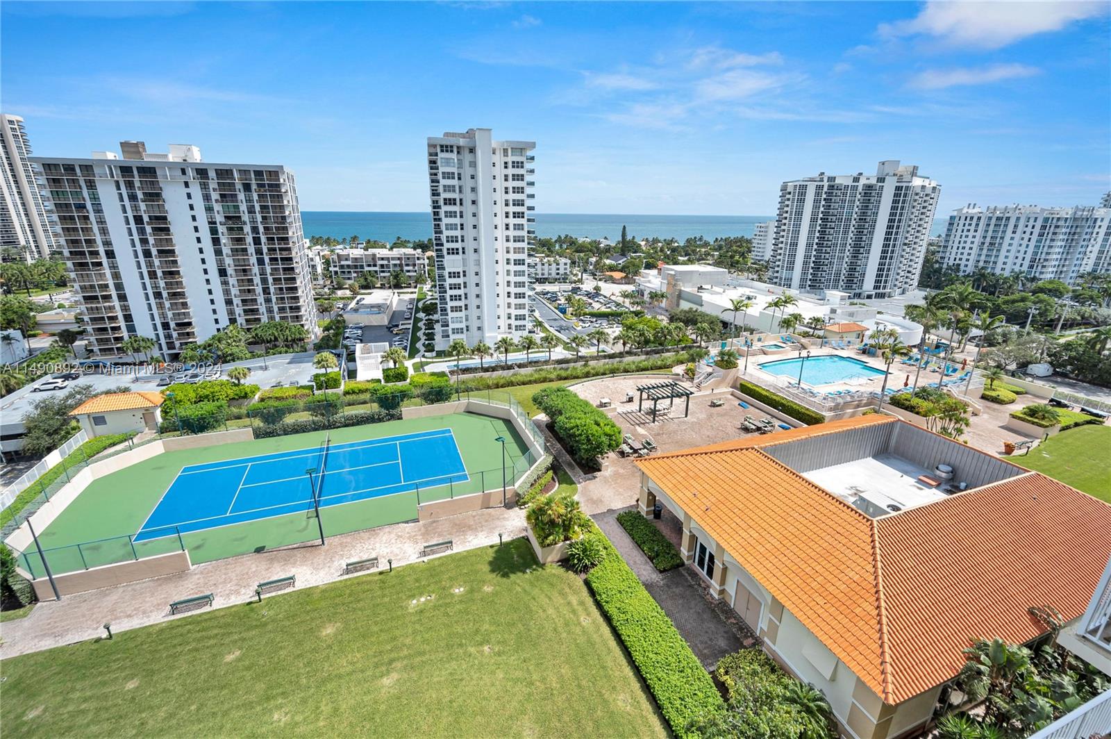 TIDES AT BRIDGESIDE SQUAR - Residential