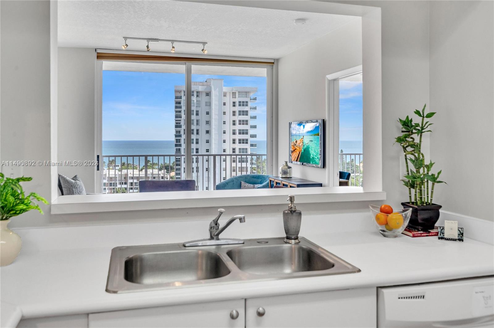 TIDES AT BRIDGESIDE SQUAR - Residential