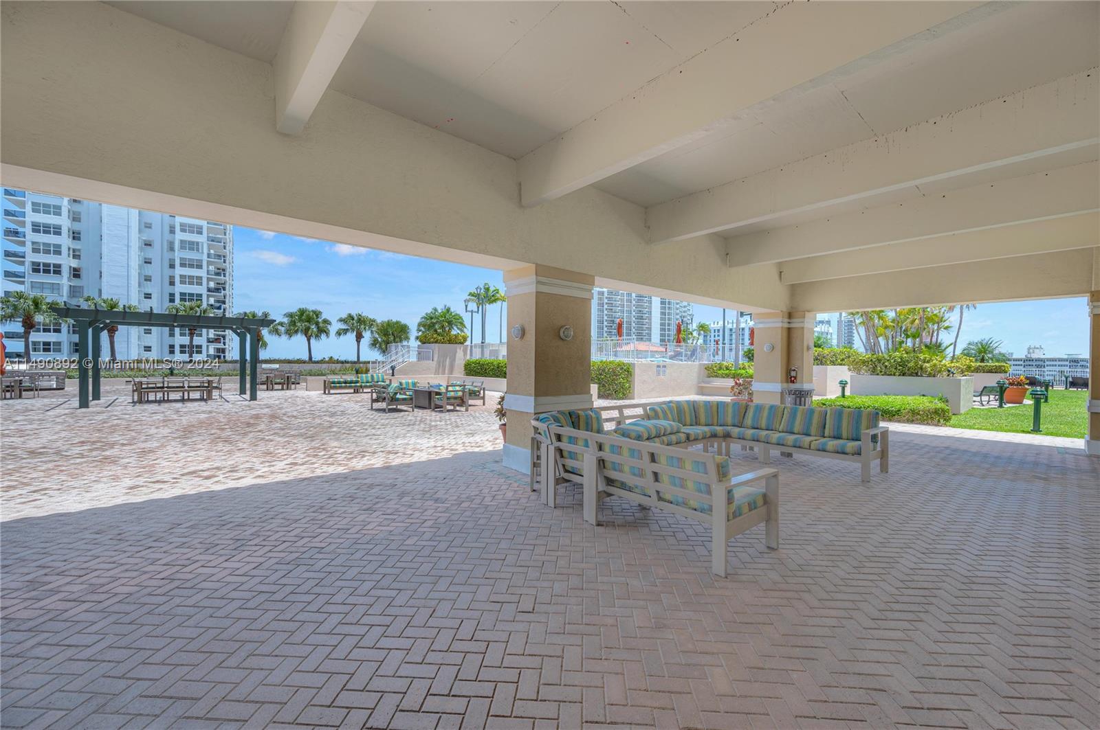 TIDES AT BRIDGESIDE SQUAR - Residential