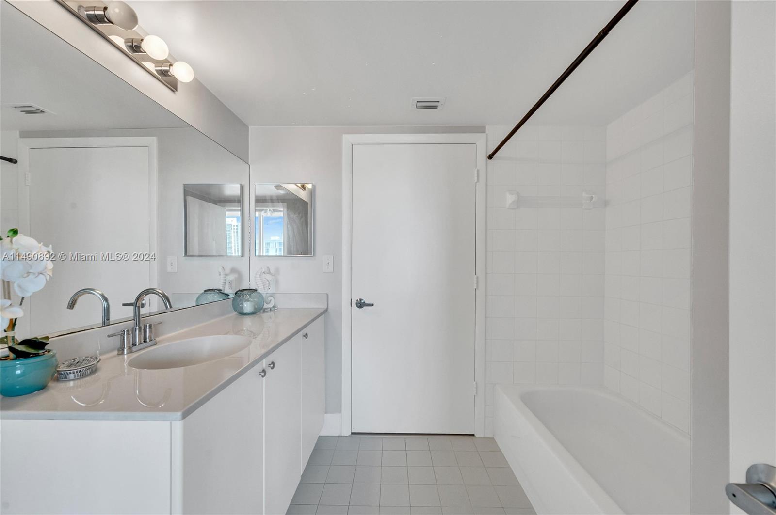 TIDES AT BRIDGESIDE SQUAR - Residential