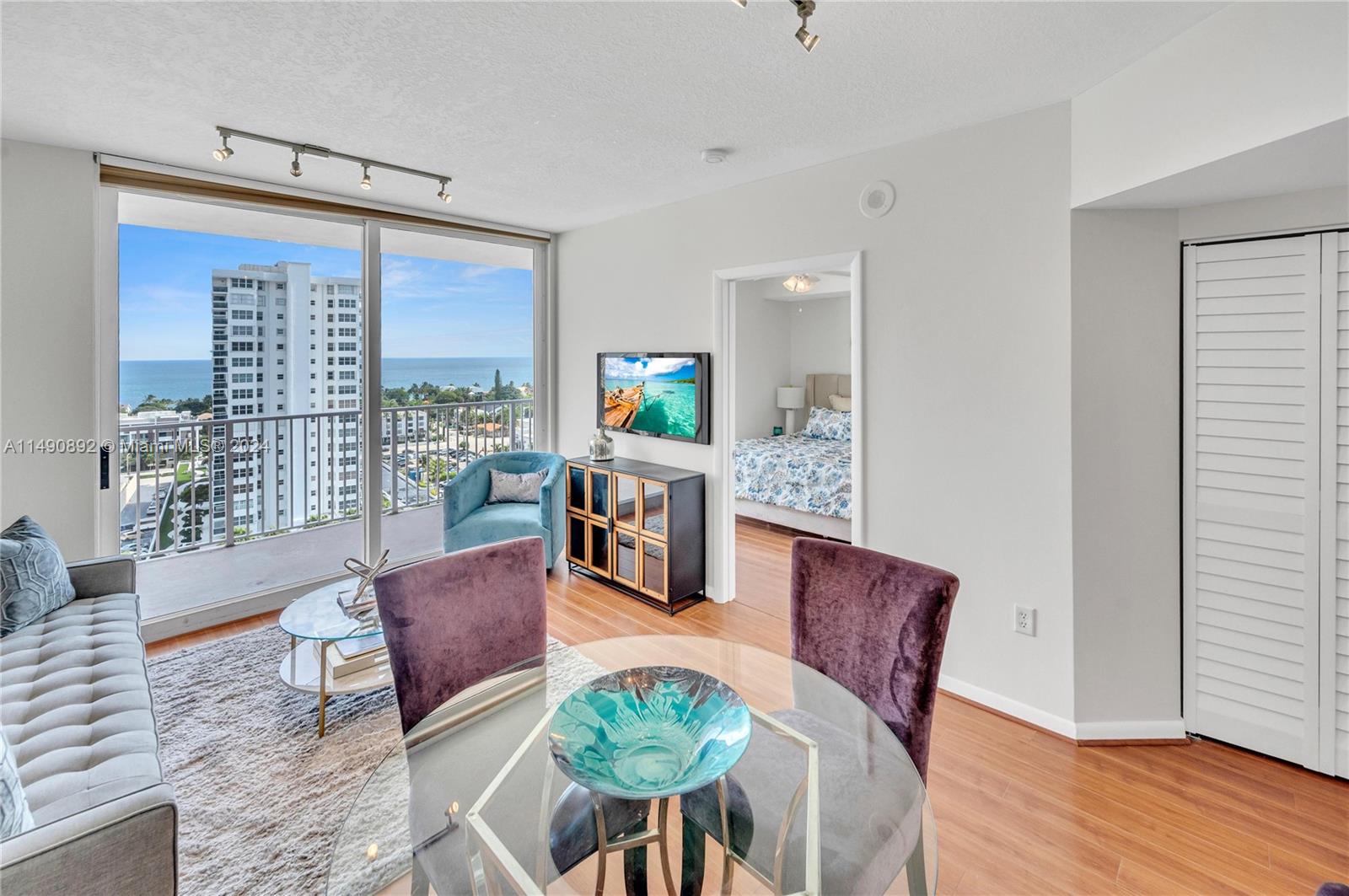TIDES AT BRIDGESIDE SQUAR - Residential
