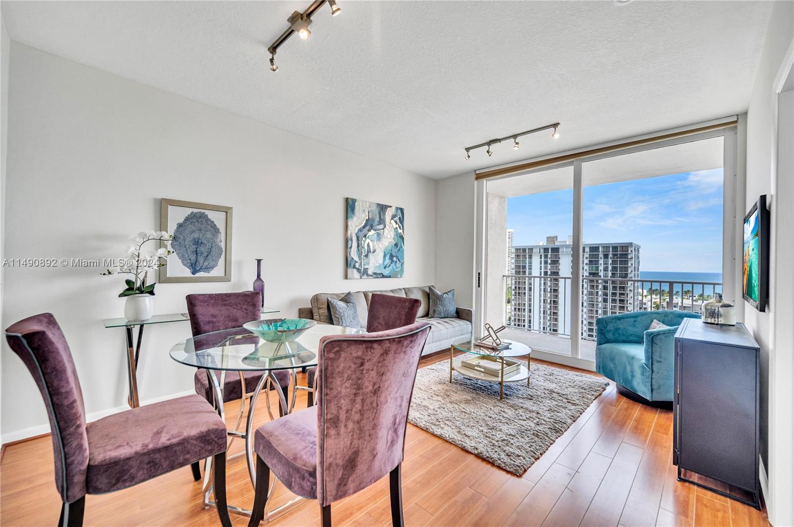TIDES AT BRIDGESIDE SQUAR - Residential