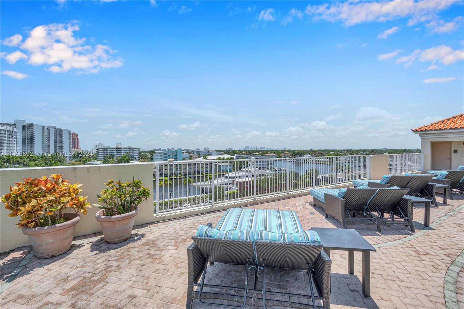 TIDES AT BRIDGESIDE SQUAR - Residential