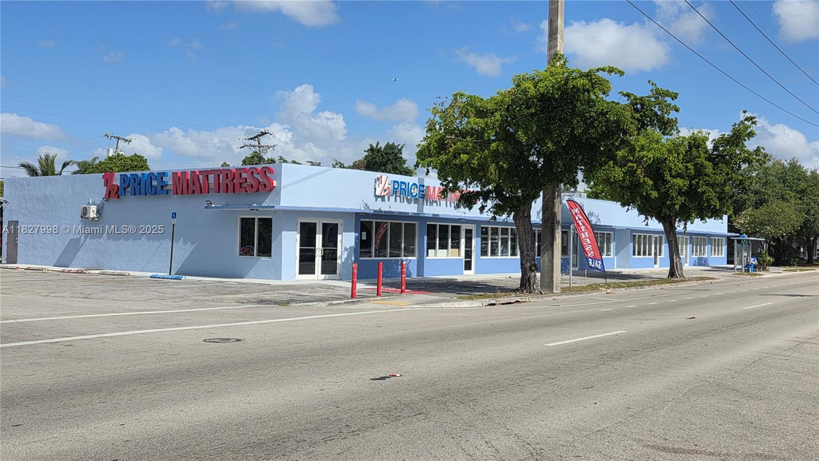 This corner 3,200 SF Unit has an open floor plan is ideal for any type of business that seeks high visibility, and easy access at a very affordable price.
Fantastic Corner Location On State Road 7 / US 441 with a daily traffic count of over 25,000 per day.
Centrally located just a couple blocks from the I-95 on and off ramp.
This property has been totally updated with New Impact Storefront Window and Doors, and many other major improvements.
Contact Milton Raijman for showing instructions.