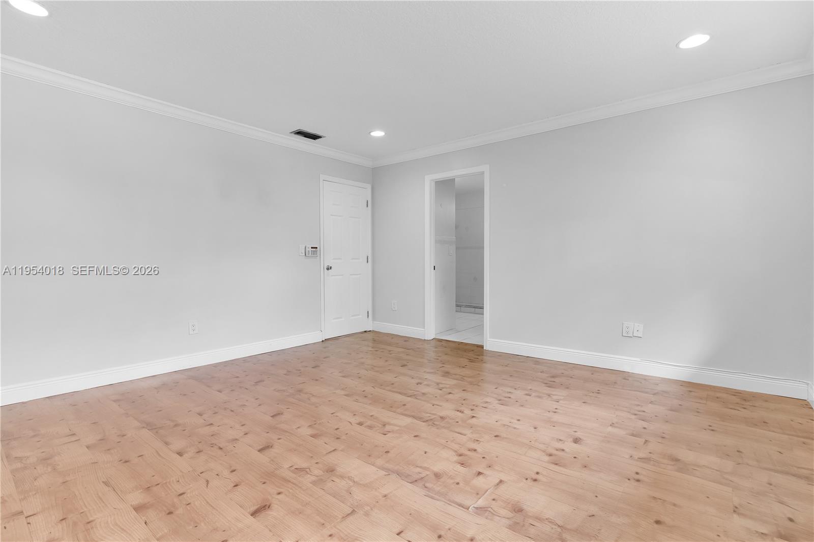 TOWNHOMES OF LA JOLLA - Residential Lease