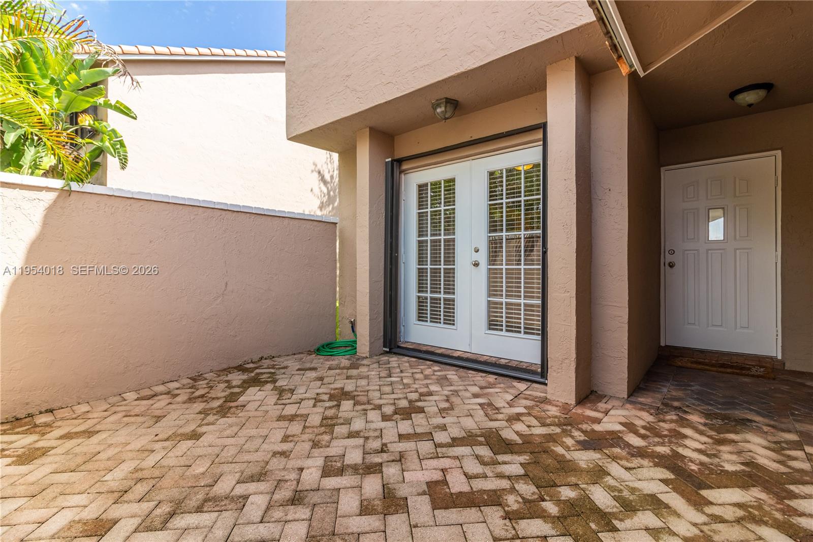 TOWNHOMES OF LA JOLLA - Residential Lease