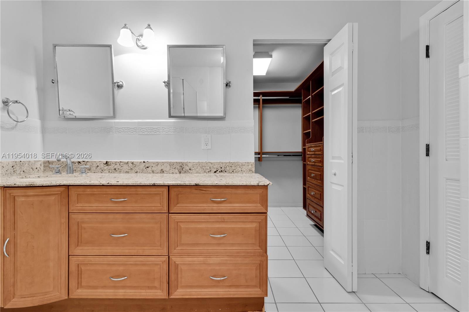 TOWNHOMES OF LA JOLLA - Residential Lease