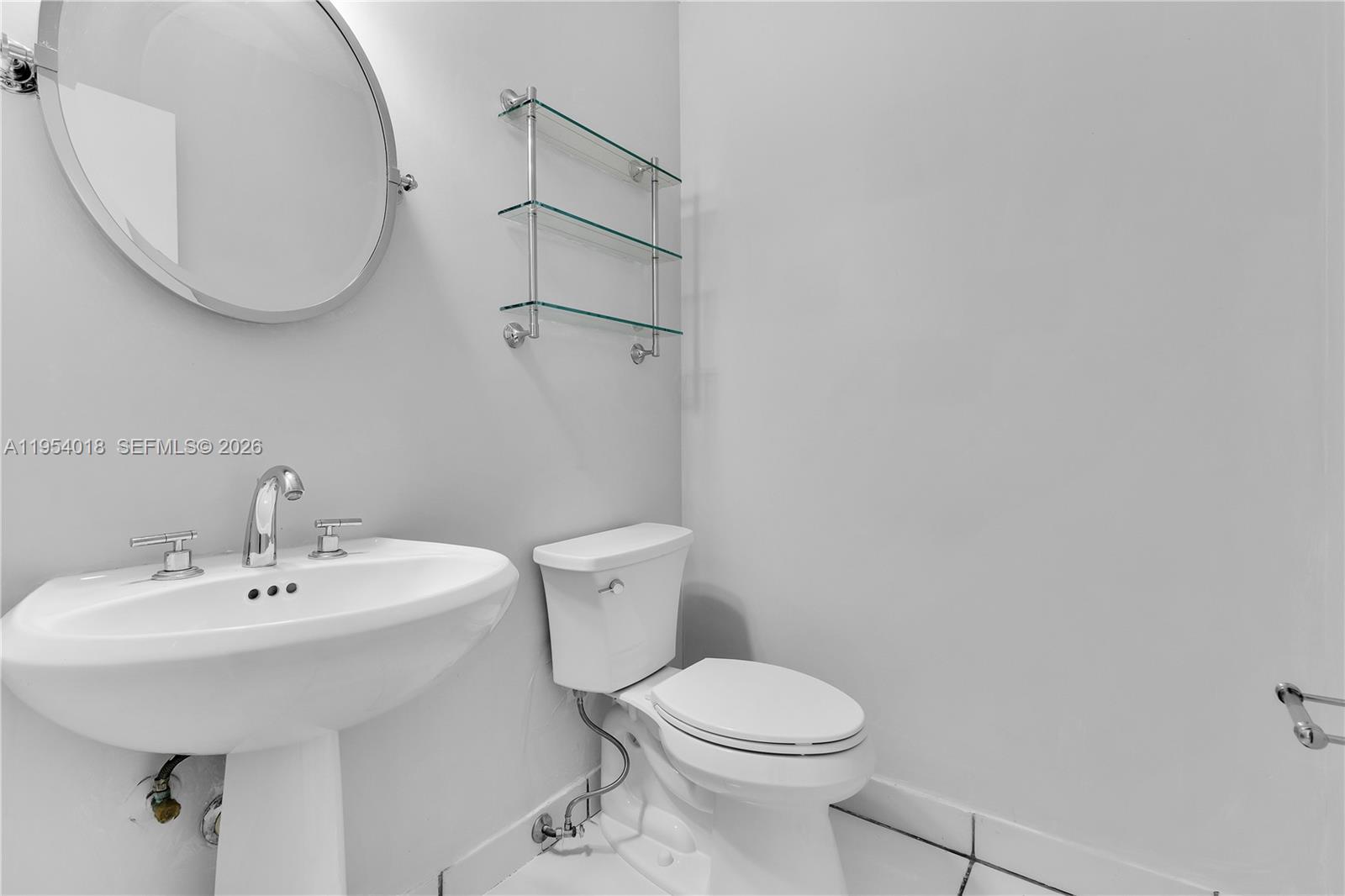 TOWNHOMES OF LA JOLLA - Residential Lease