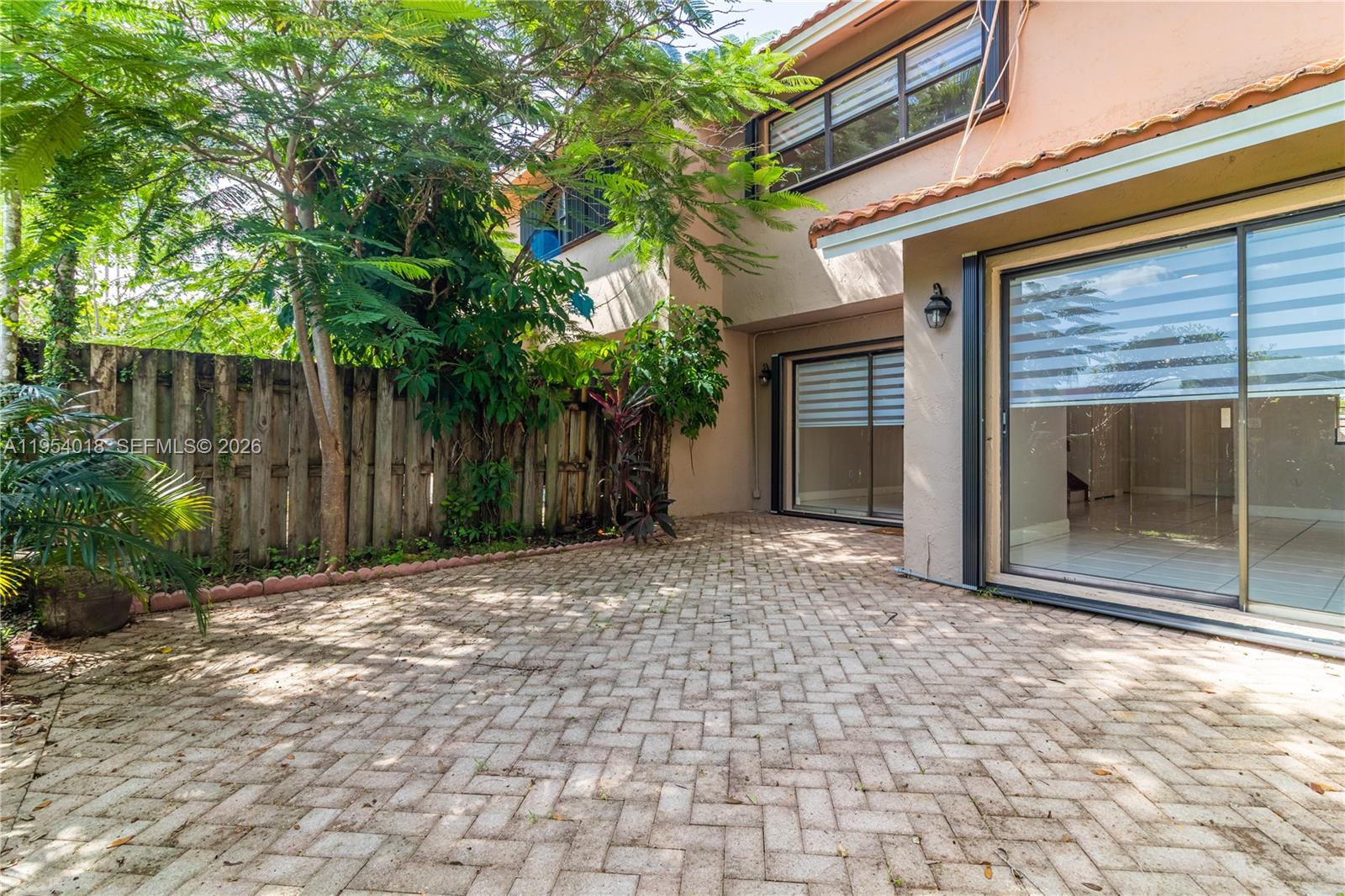 TOWNHOMES OF LA JOLLA - Residential Lease