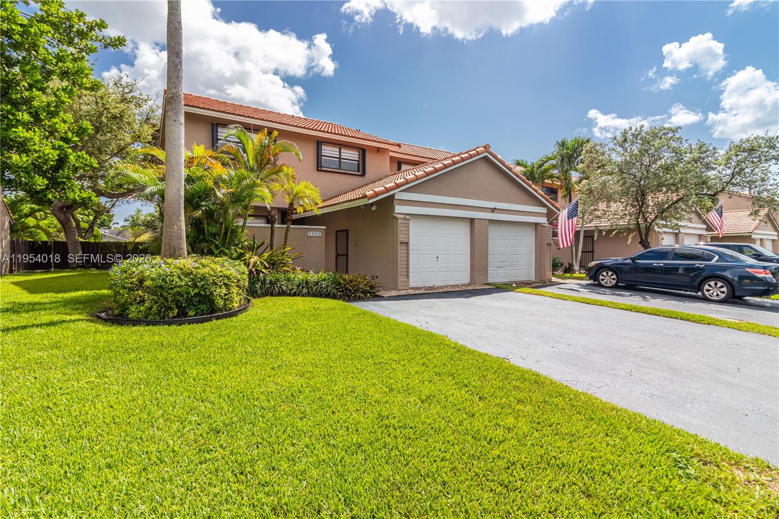 TOWNHOMES OF LA JOLLA - Residential Lease