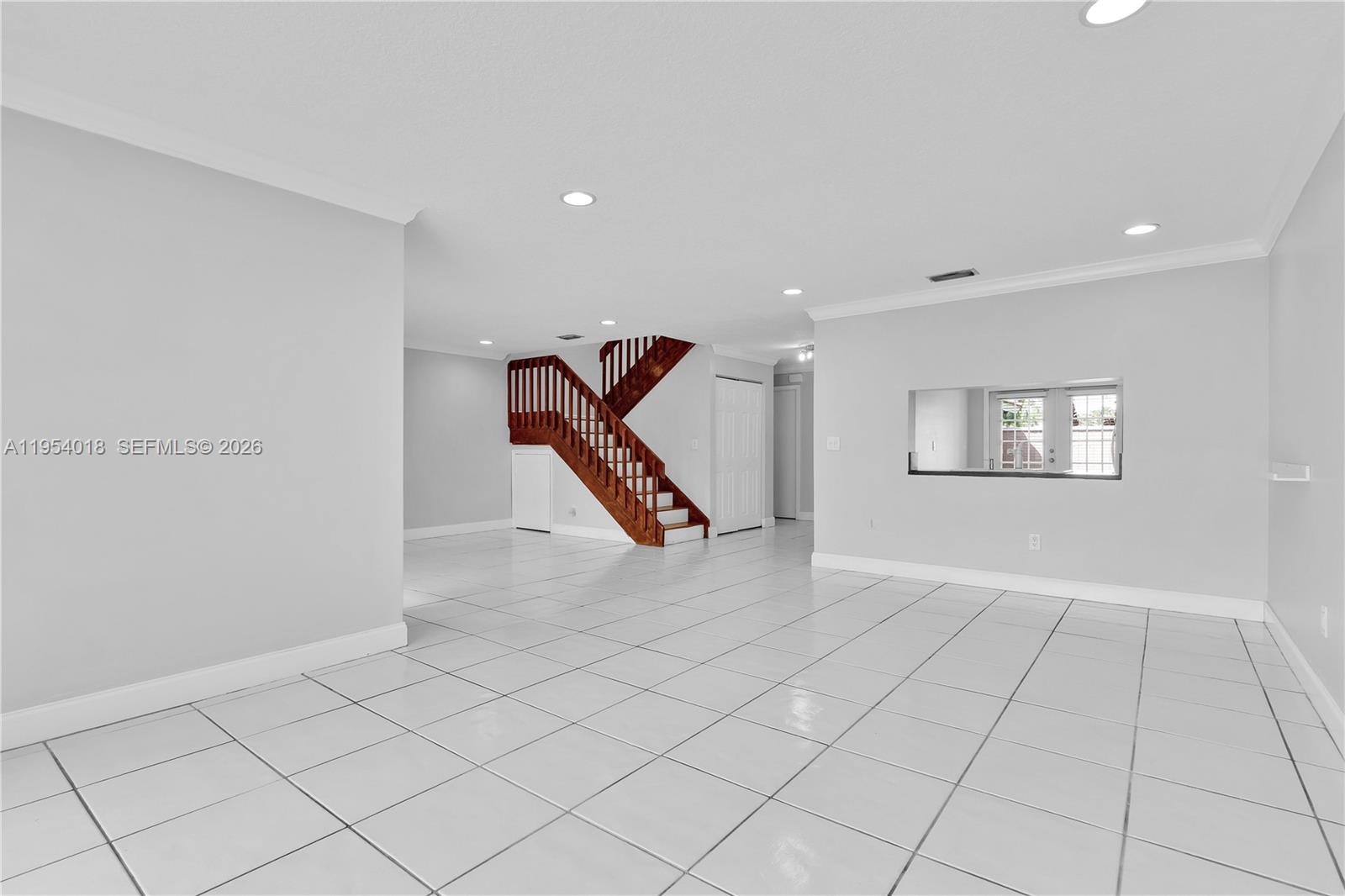 TOWNHOMES OF LA JOLLA - Residential Lease