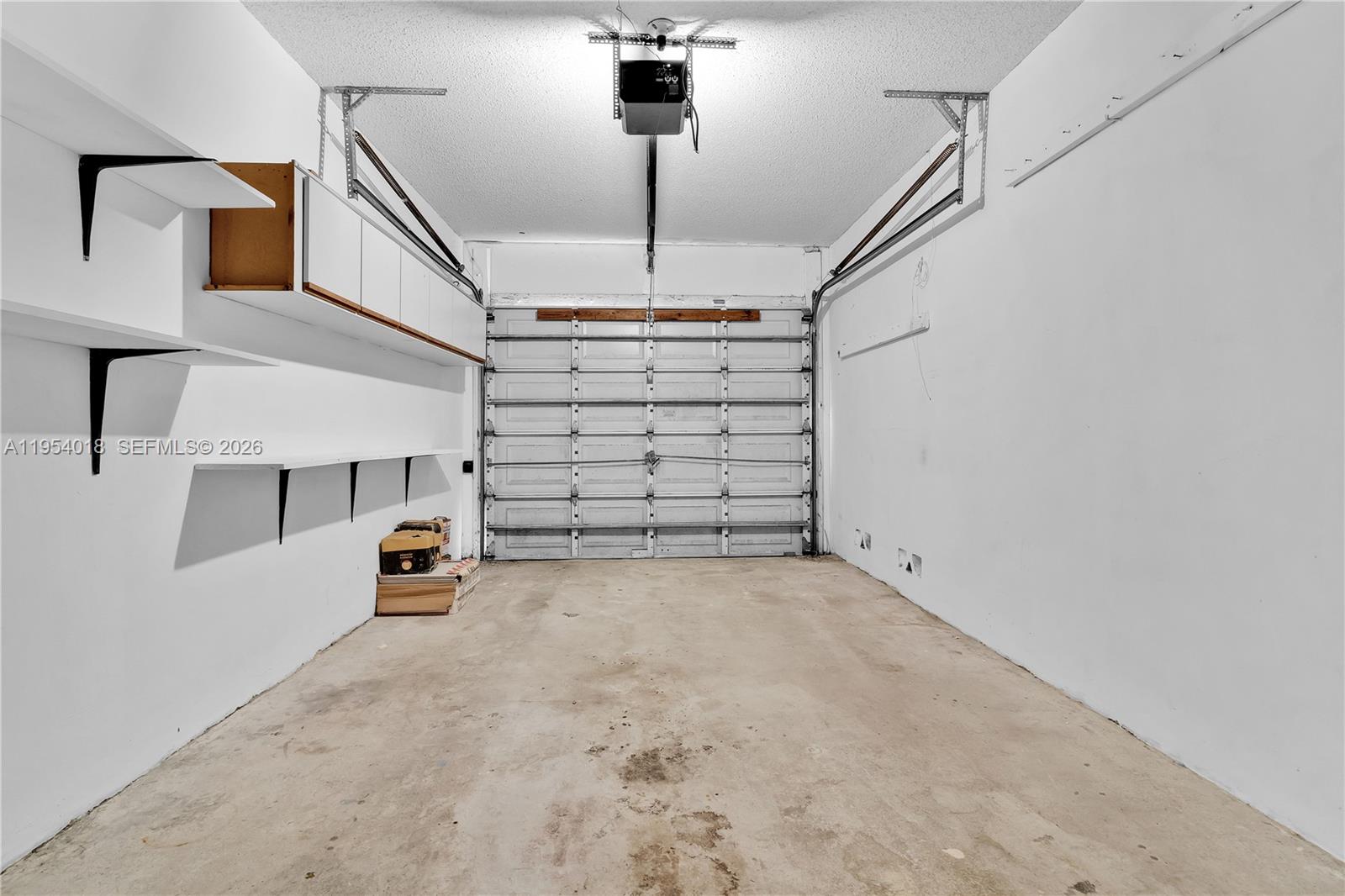 TOWNHOMES OF LA JOLLA - Residential Lease