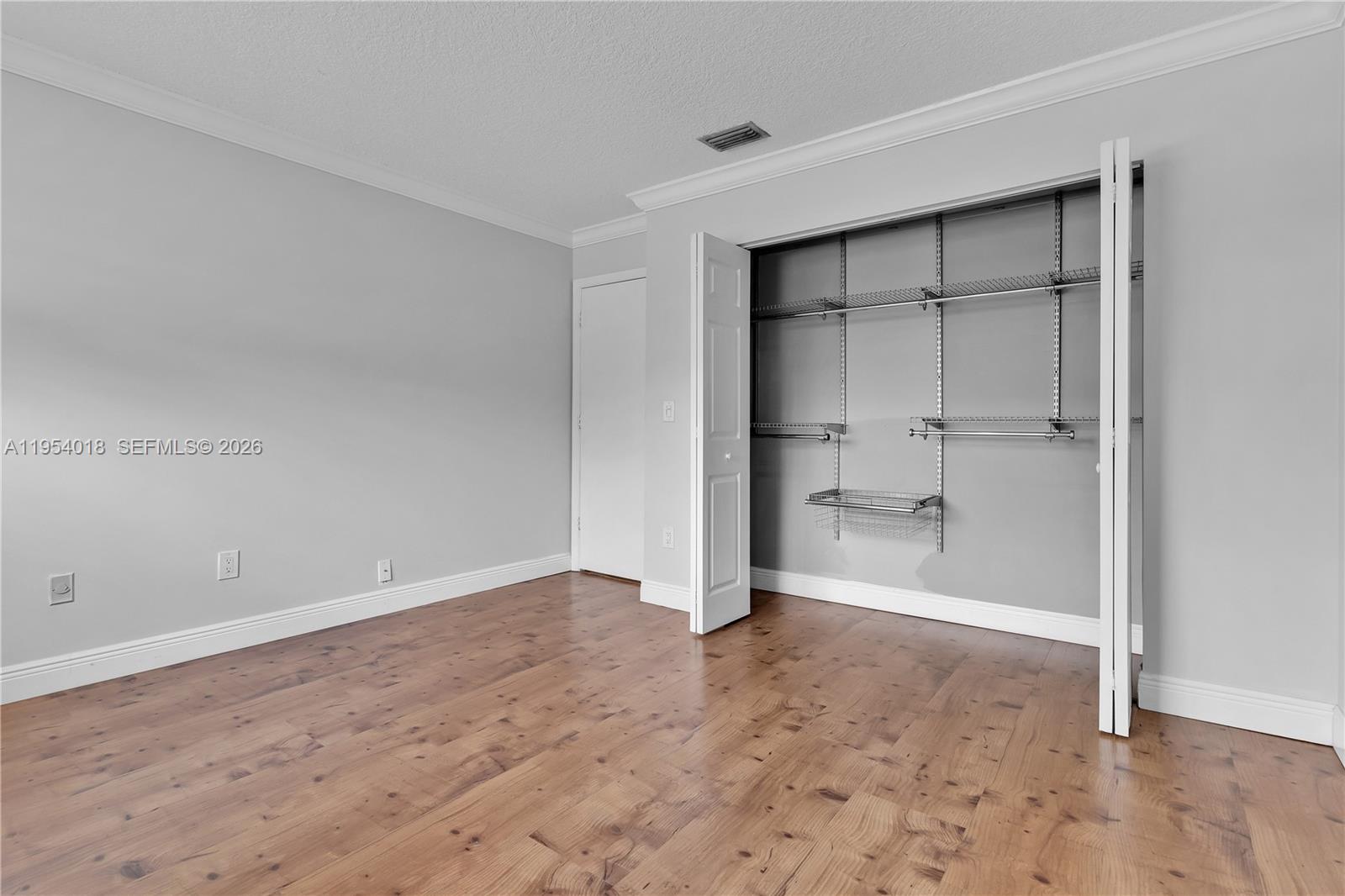 TOWNHOMES OF LA JOLLA - Residential Lease