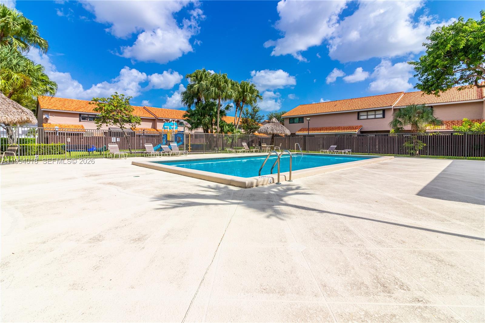 TOWNHOMES OF LA JOLLA - Residential Lease