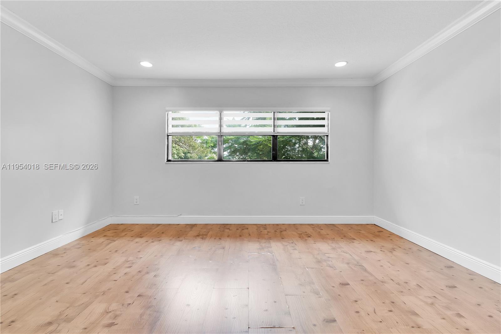 TOWNHOMES OF LA JOLLA - Residential Lease