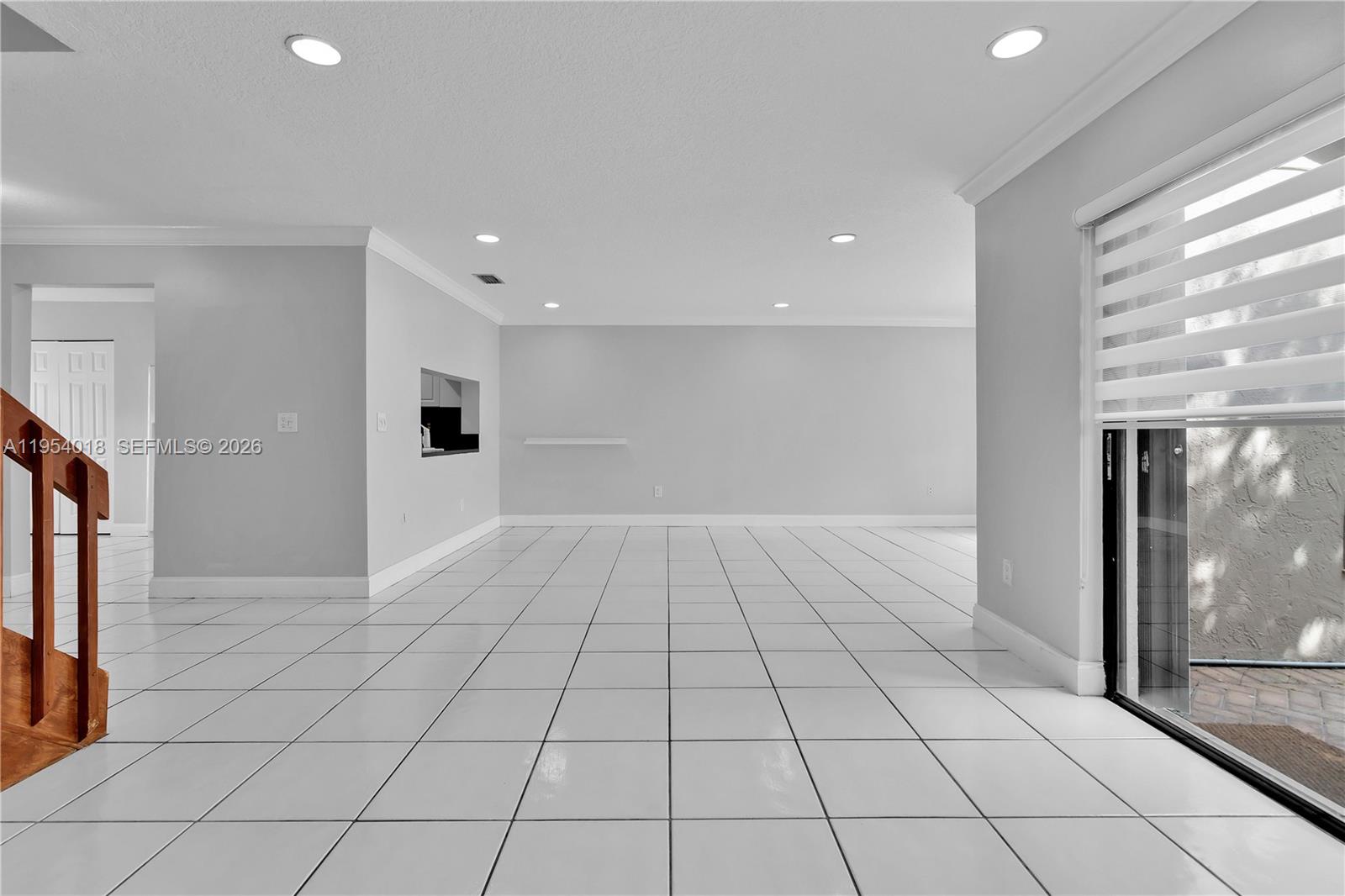 TOWNHOMES OF LA JOLLA - Residential Lease