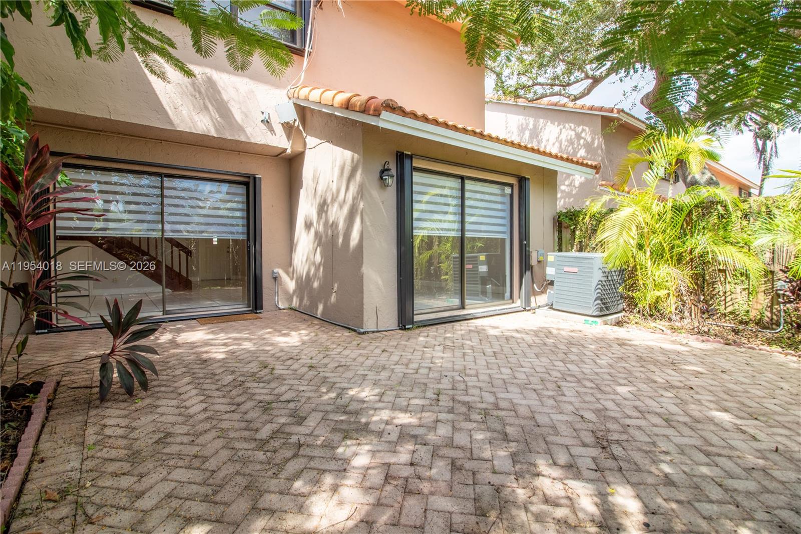 TOWNHOMES OF LA JOLLA - Residential Lease