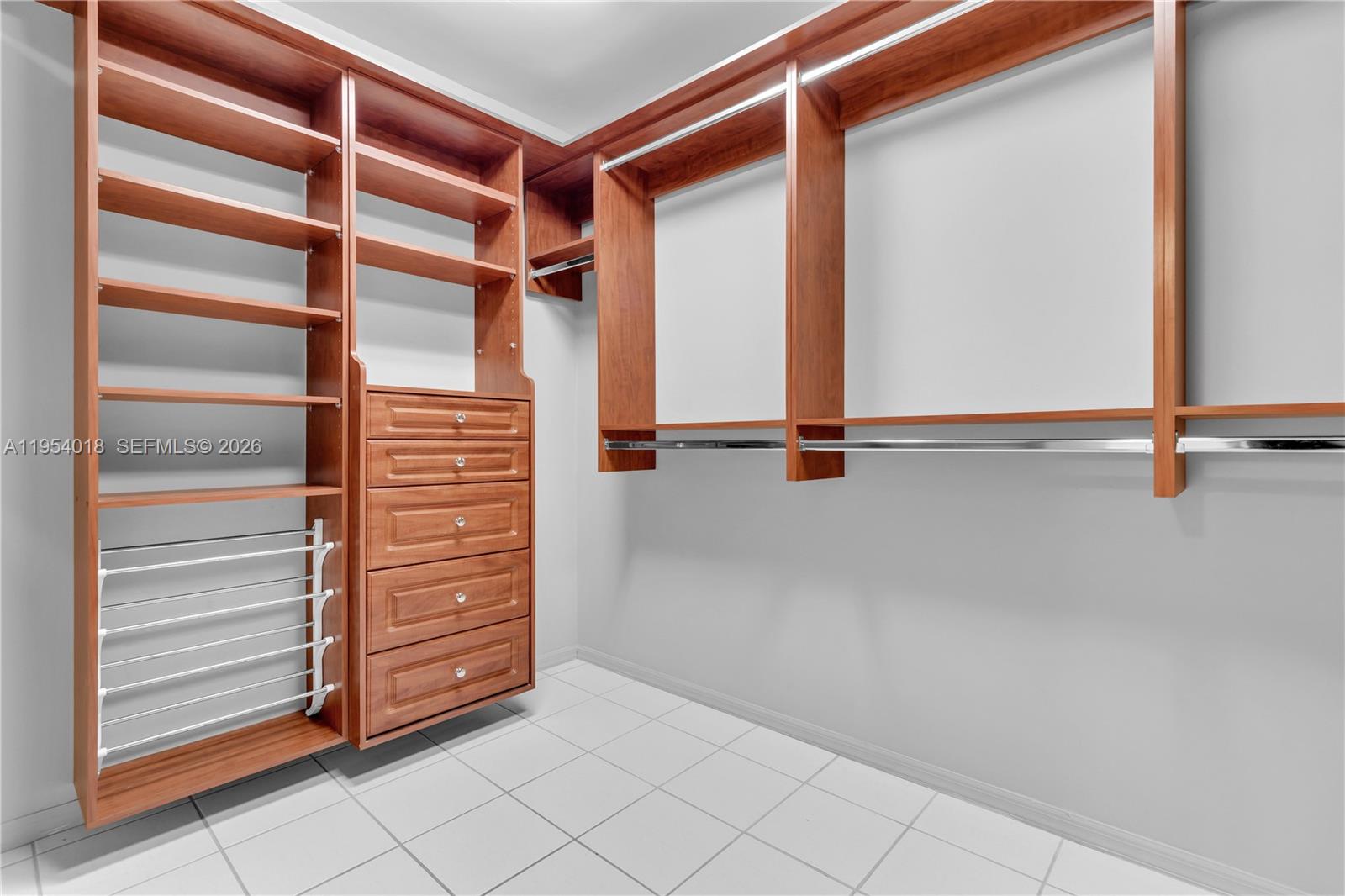 TOWNHOMES OF LA JOLLA - Residential Lease