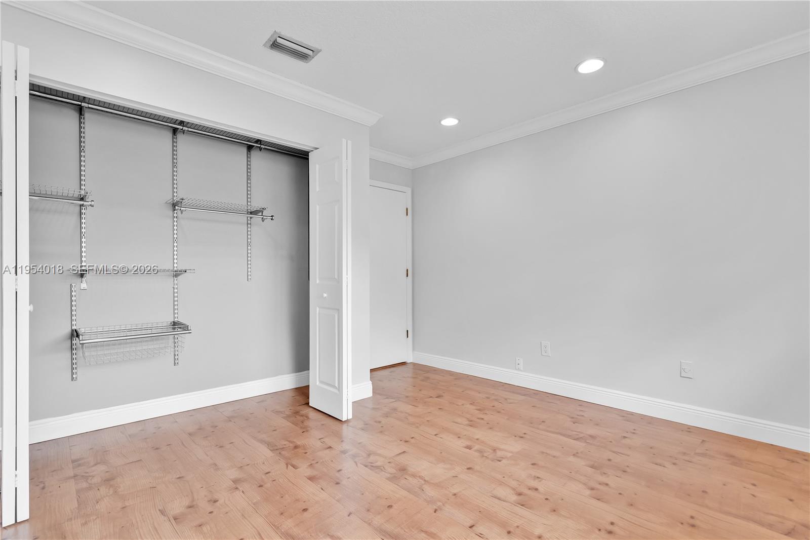 TOWNHOMES OF LA JOLLA - Residential Lease